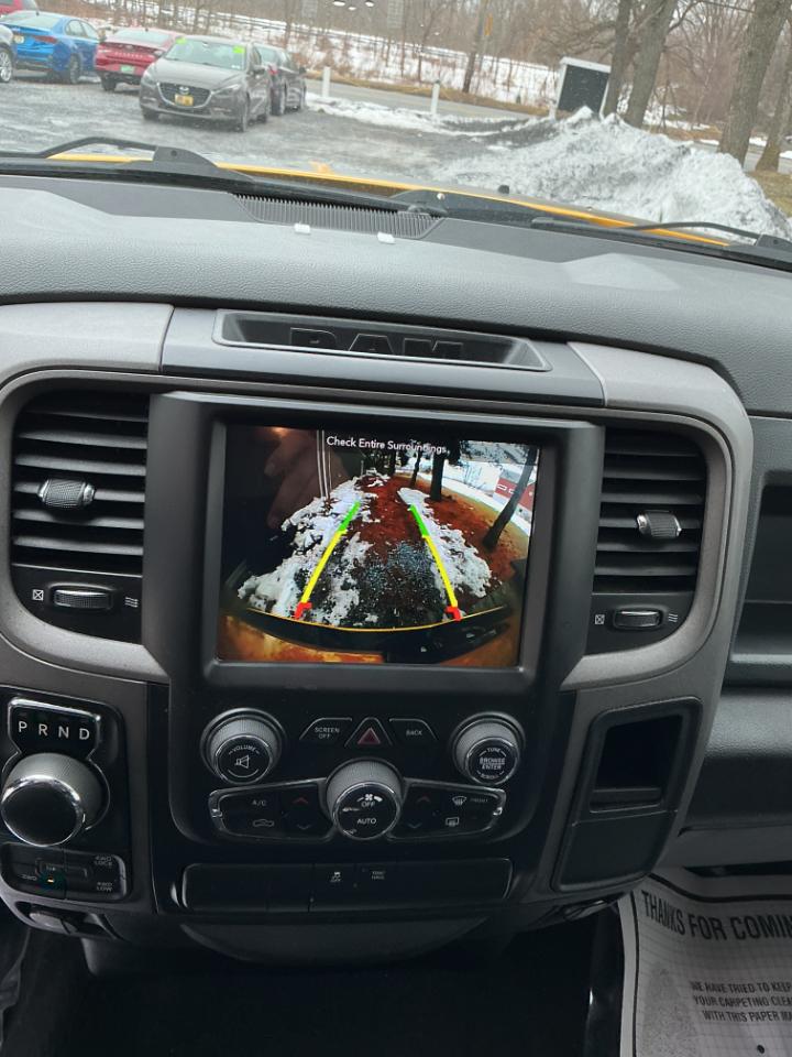 RAM 1500 Classic Express 4x4 Crew Cab 5'7" Box 2019