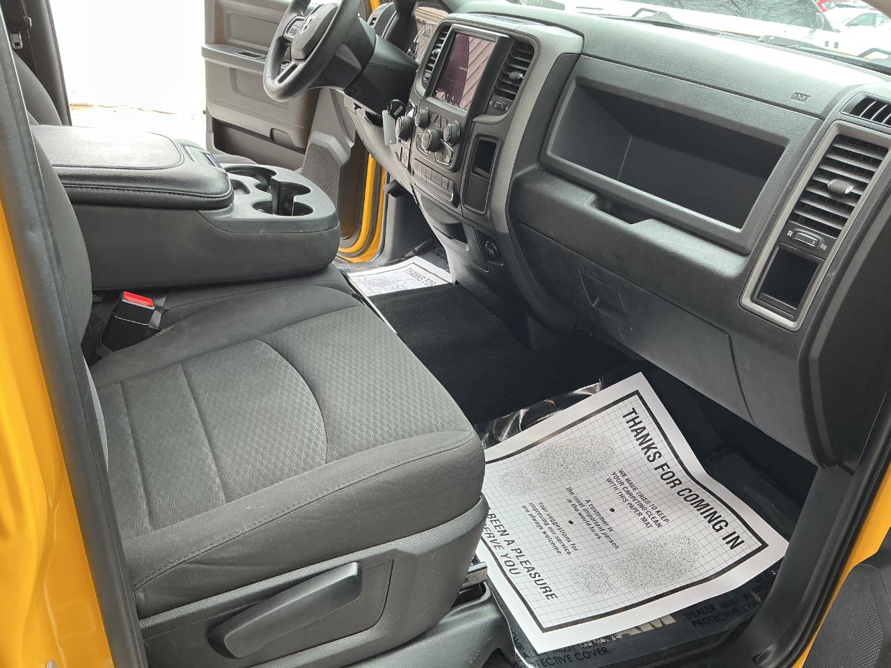 RAM 1500 Classic Express 4x4 Crew Cab 5'7" Box 2019