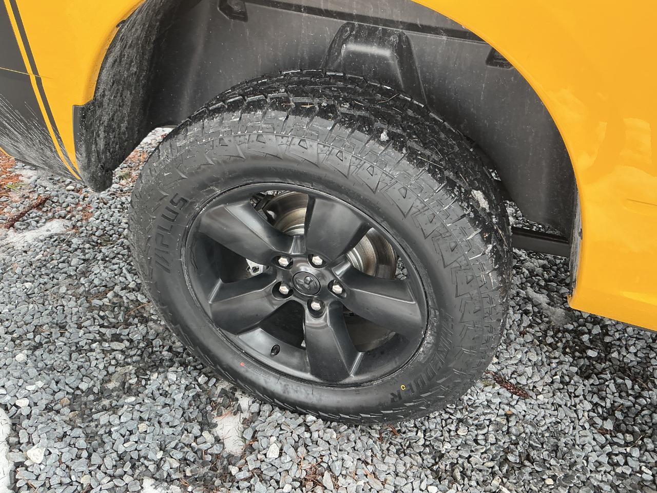 RAM 1500 Classic Express 4x4 Crew Cab 5'7" Box 2019