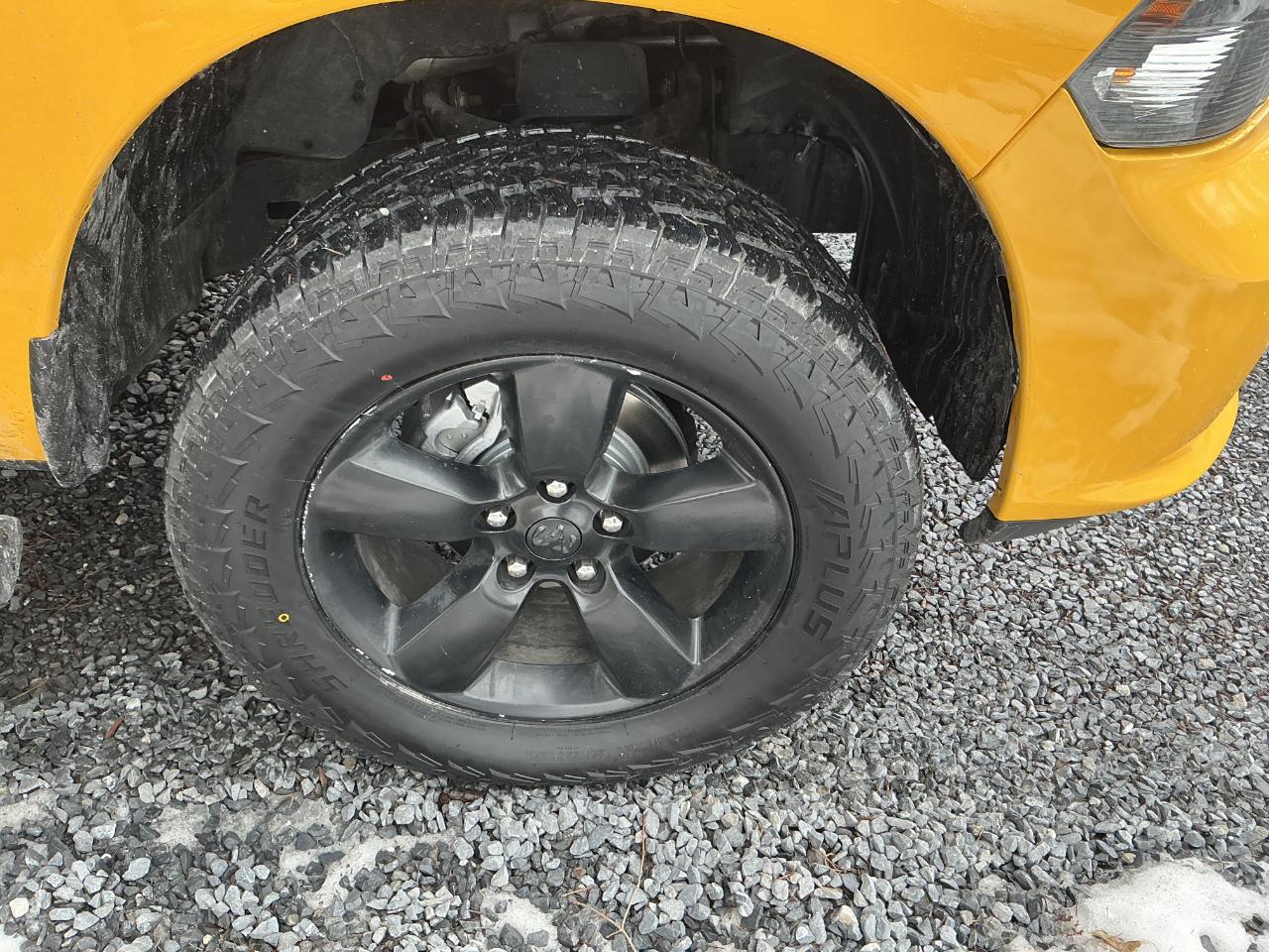 RAM 1500 Classic Express 4x4 Crew Cab 5'7" Box 2019