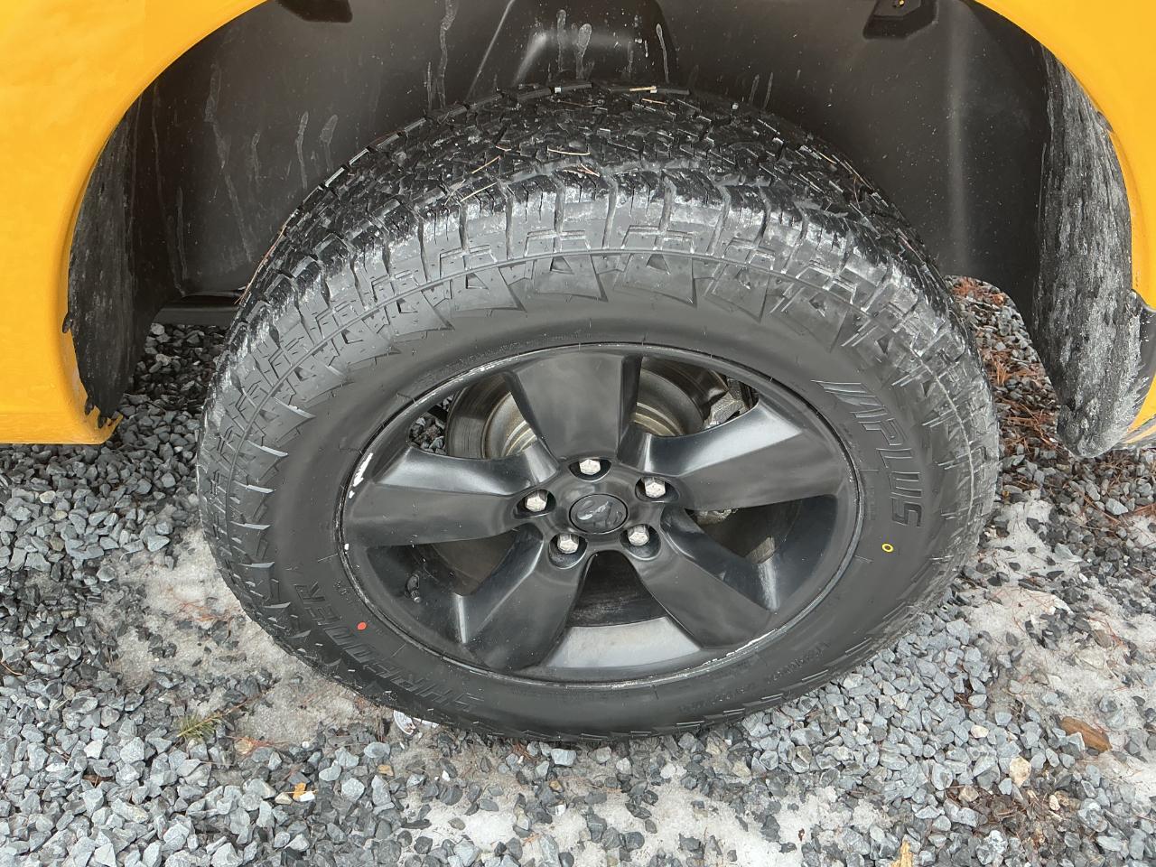 RAM 1500 Classic Express 4x4 Crew Cab 5'7" Box 2019