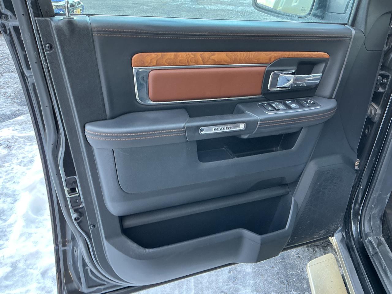 RAM 1500 Laramie Longhorn Edition Crew Cab 4WD 2017