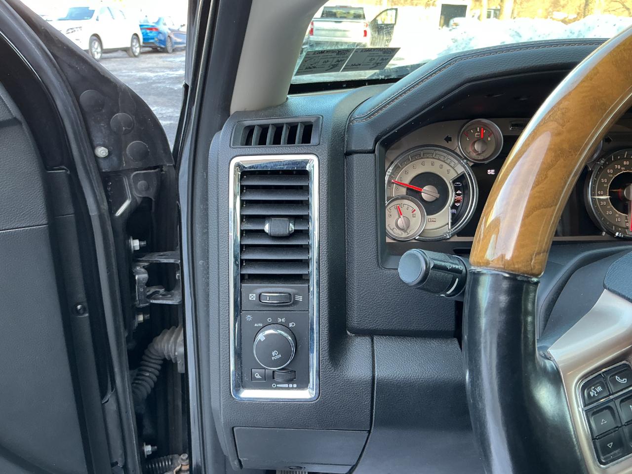 RAM 1500 Laramie Longhorn Edition Crew Cab 4WD 2017