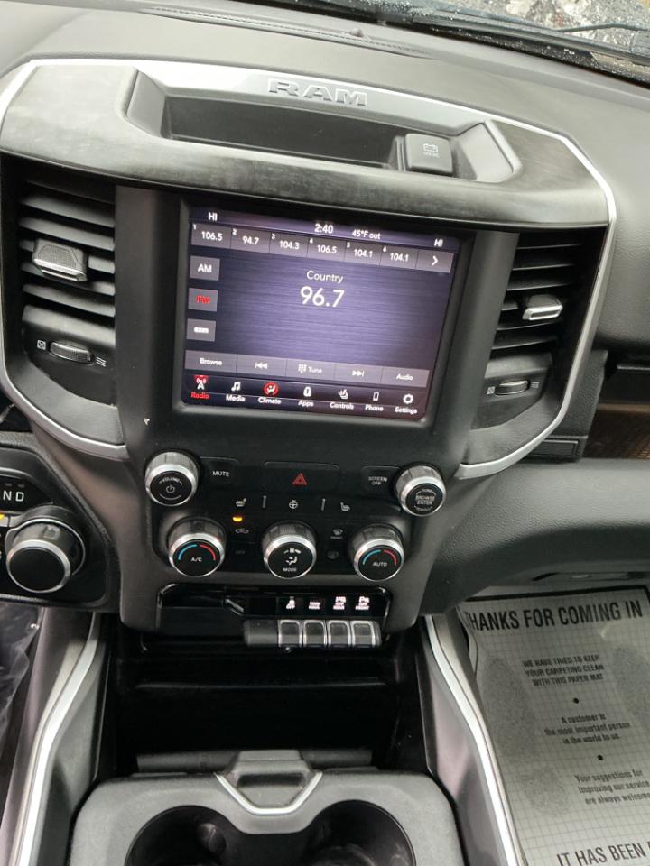 RAM 1500 Big Horn 4x4 Quad Cab 6'4" Box 2020