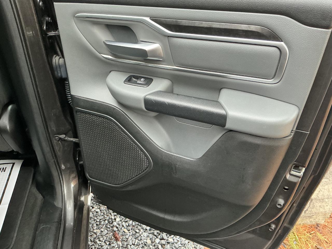 RAM 1500 Big Horn 4x4 Quad Cab 6'4" Box 2020