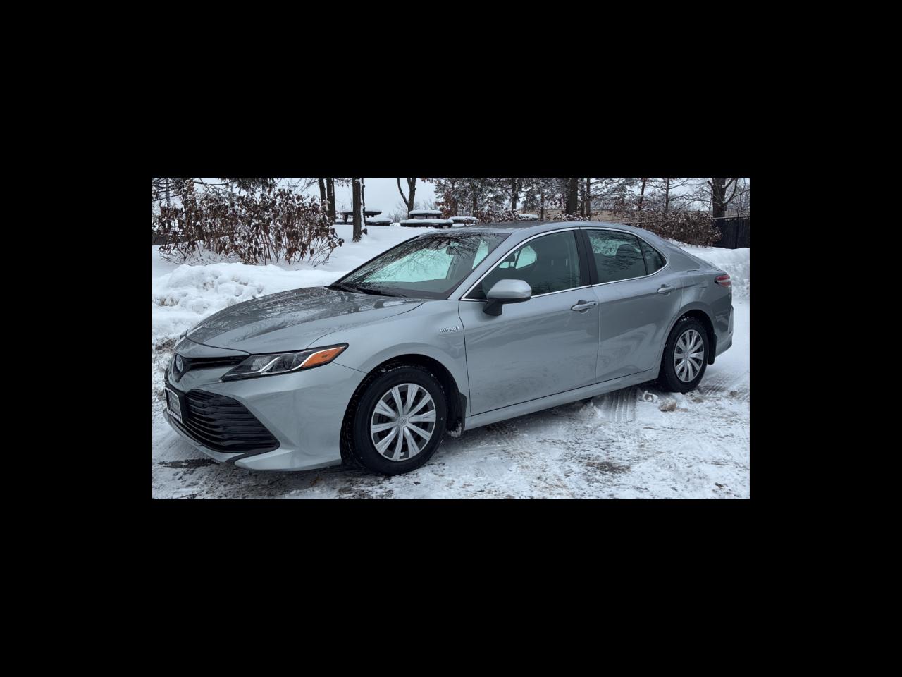 Toyota Camry Hybrid LE CVT (Natl) 2019