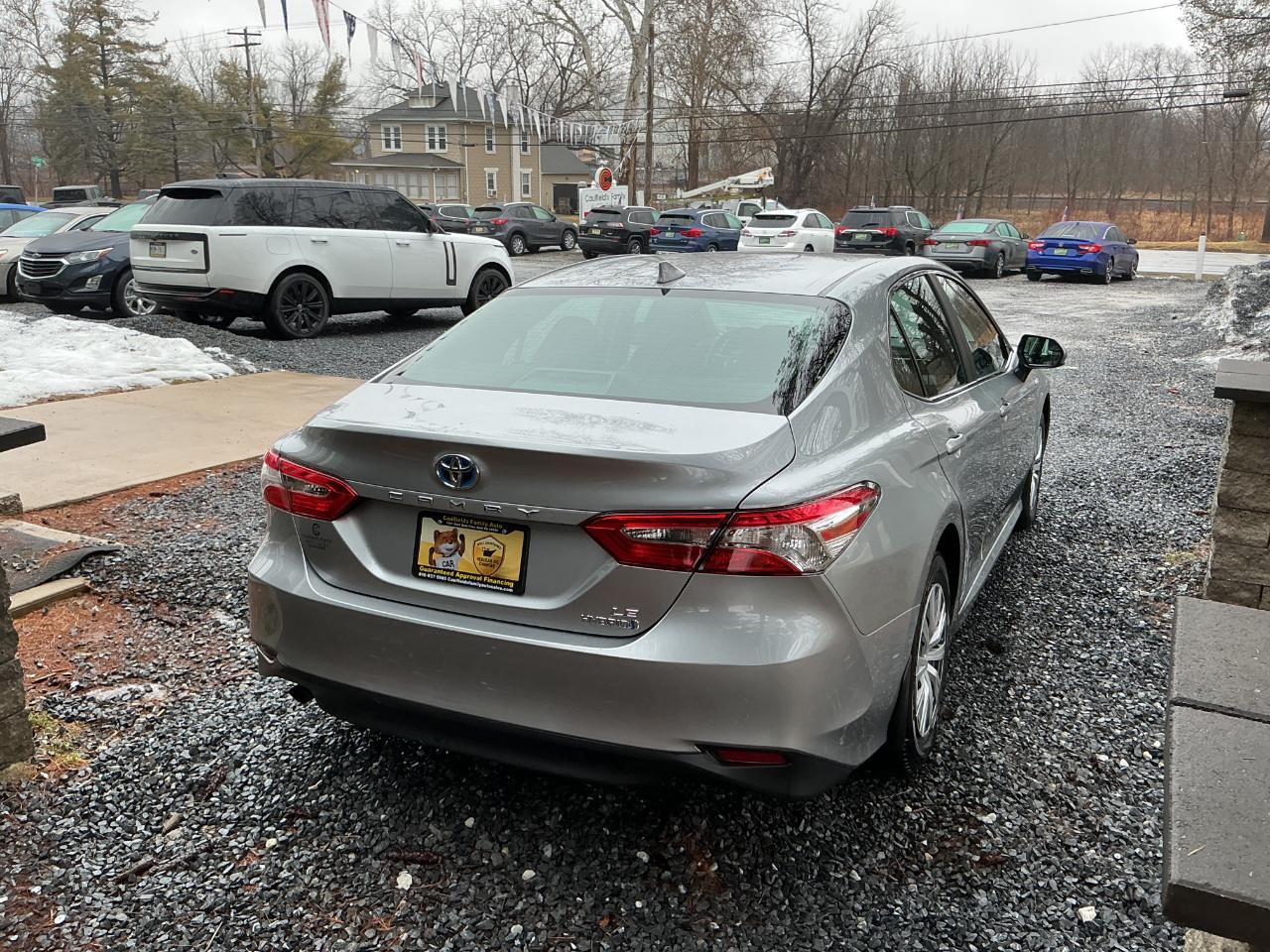 Toyota Camry Hybrid LE CVT (Natl) 2019