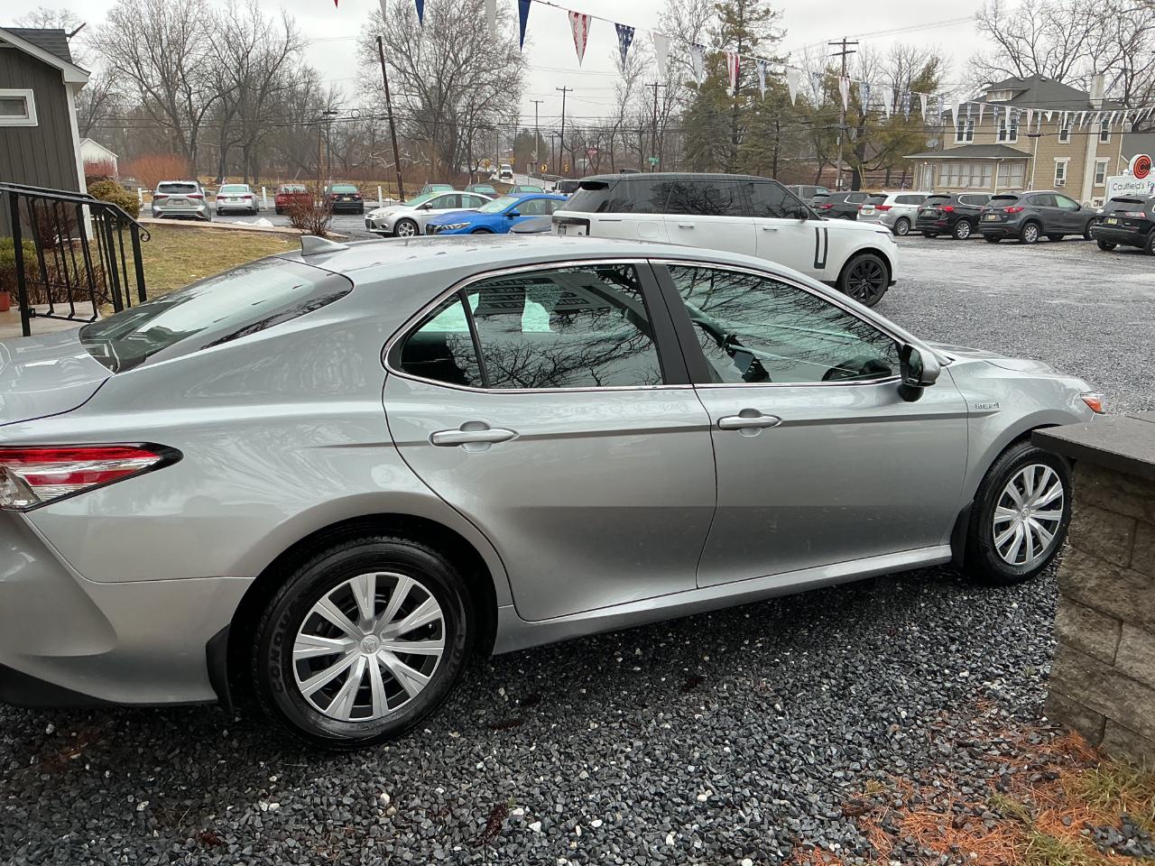 Toyota Camry Hybrid LE CVT (Natl) 2019