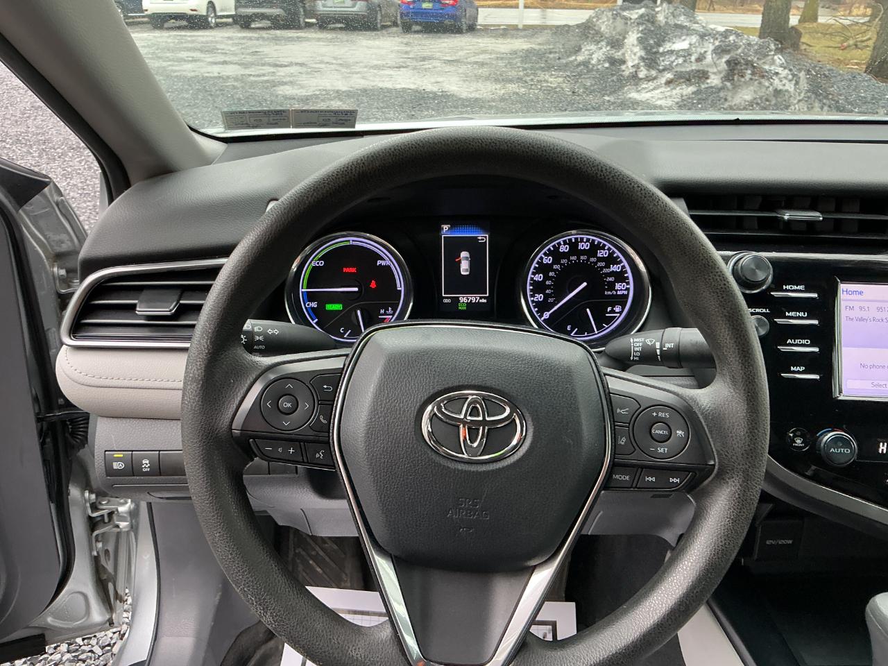 Toyota Camry Hybrid LE CVT (Natl) 2019