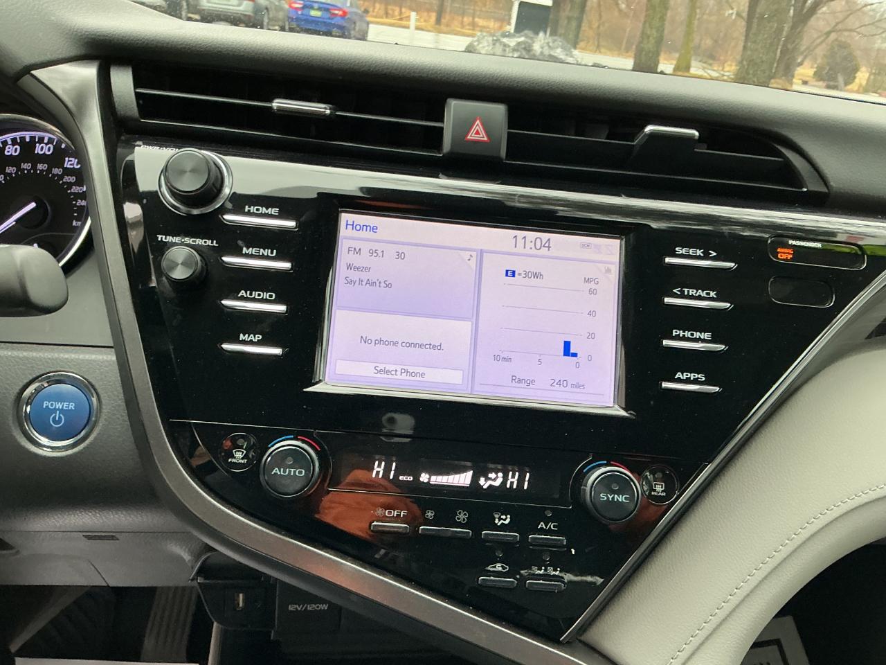 Toyota Camry Hybrid LE CVT (Natl) 2019