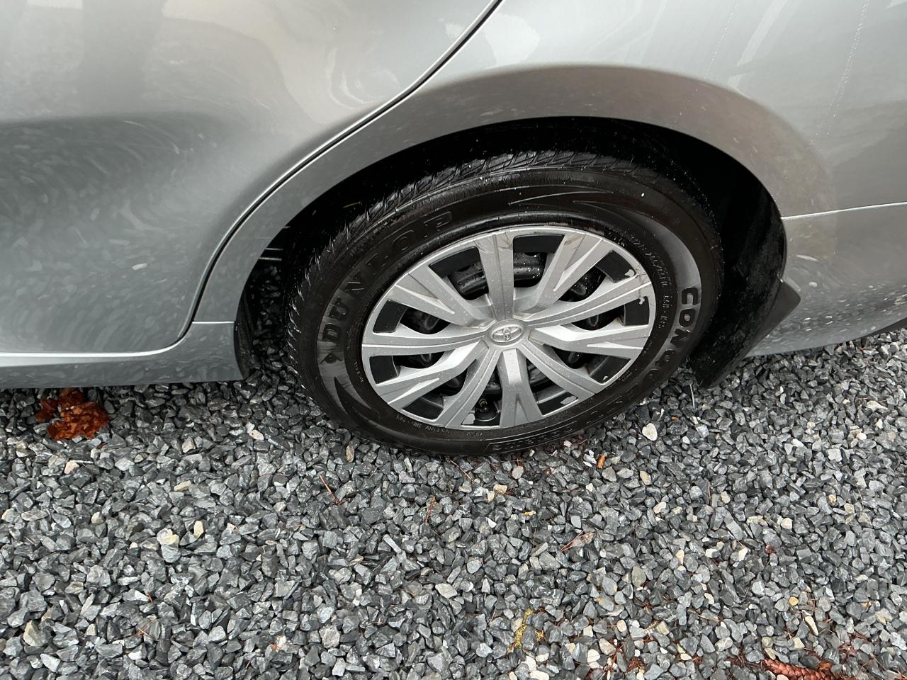 Toyota Camry Hybrid LE CVT (Natl) 2019