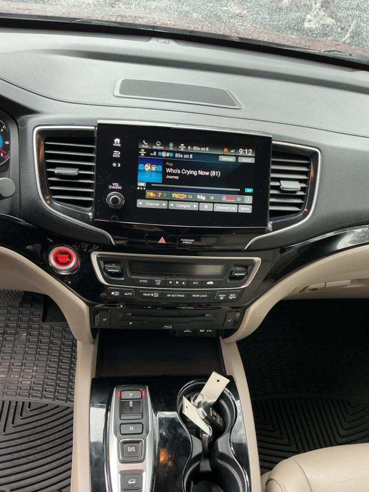 Honda Pilot Touring 8-Passenger AWD 2021