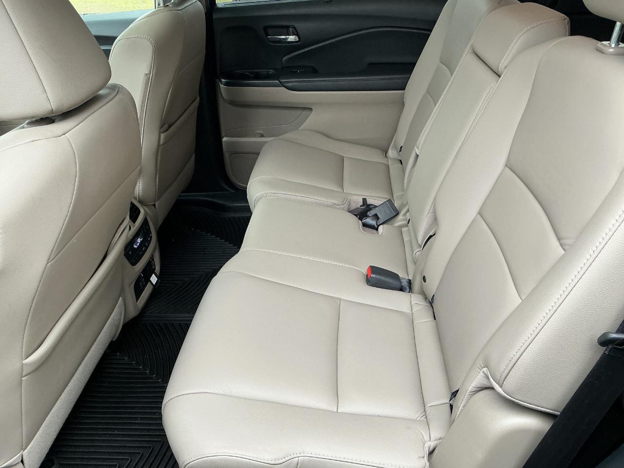 Honda Pilot Touring 8-Passenger AWD 2021