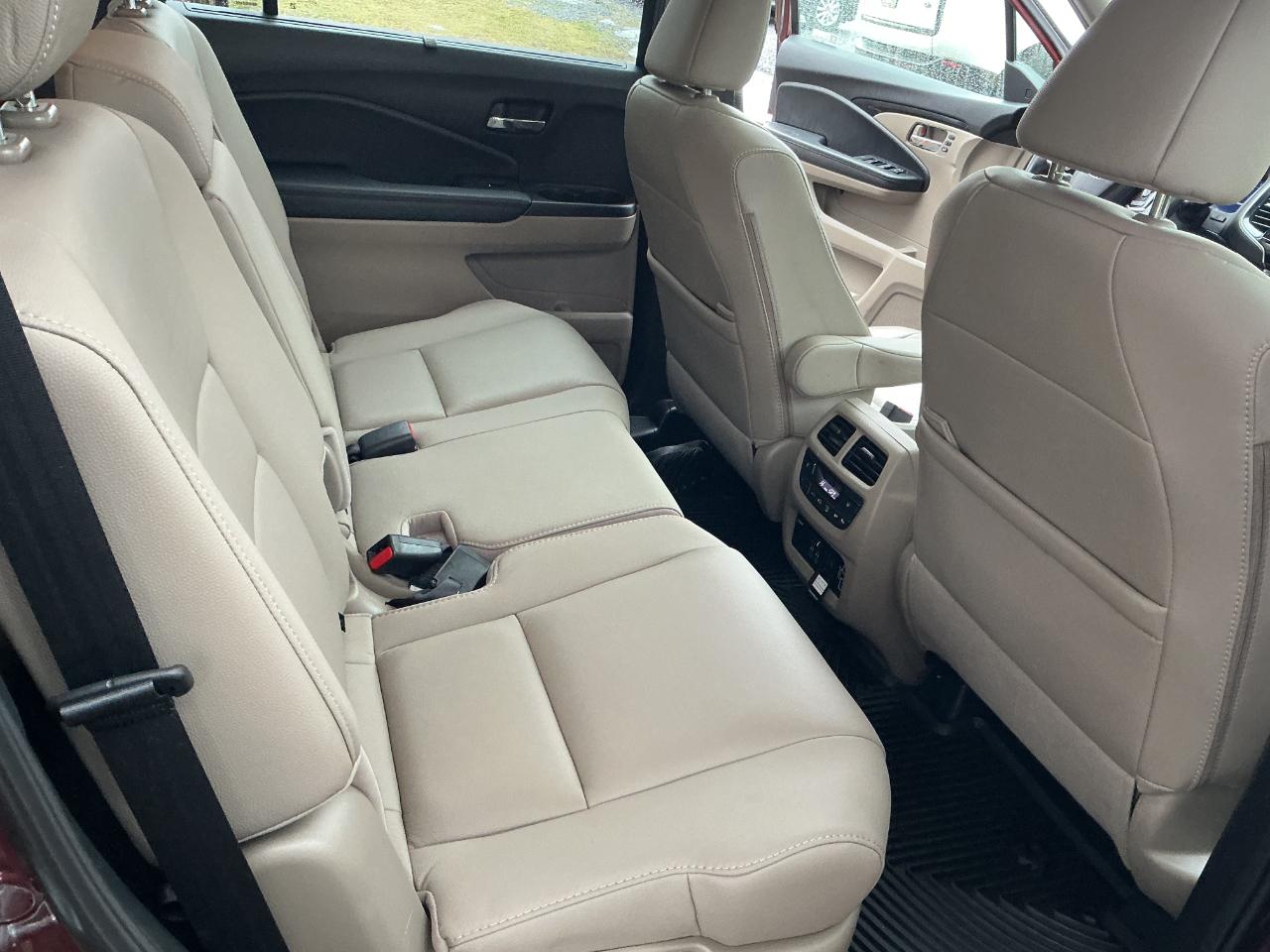 Honda Pilot Touring 8-Passenger AWD 2021