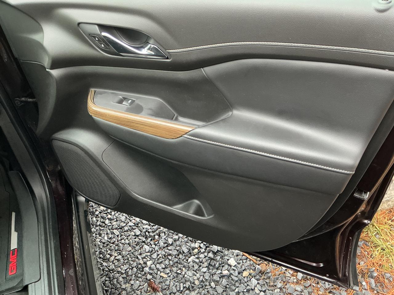 GMC Acadia AWD 4dr SLE 2021