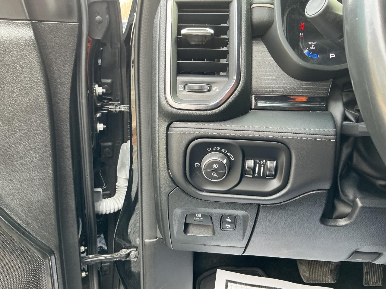 RAM 1500 Limited Crew Cab 4WD SWB 2023