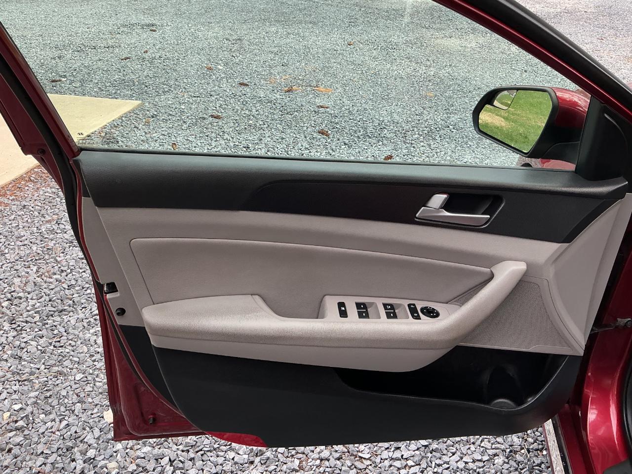 Hyundai Sonata 4dr Sdn 2.4L Sport PZEV 2016