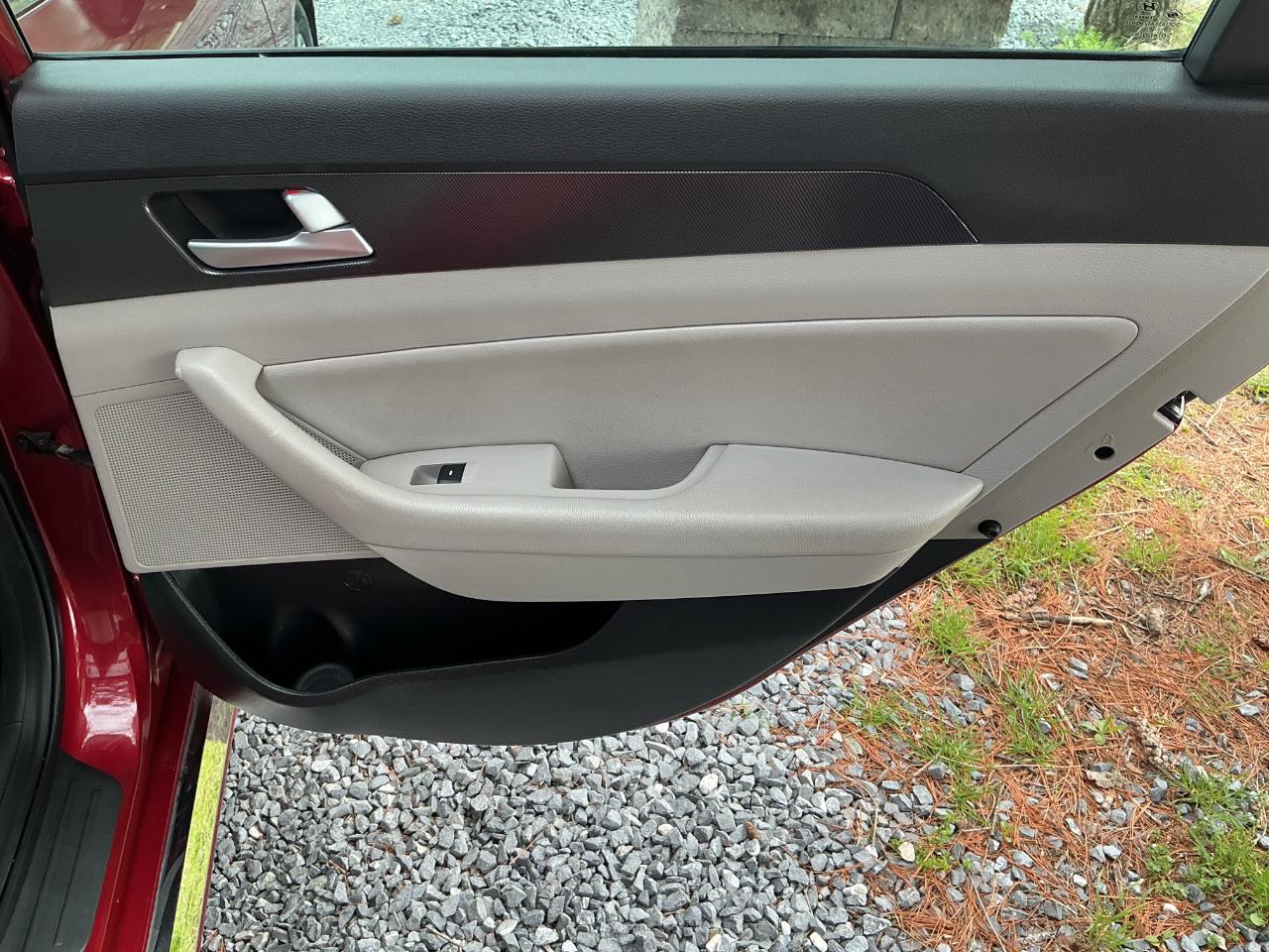 Hyundai Sonata 4dr Sdn 2.4L Sport PZEV 2016