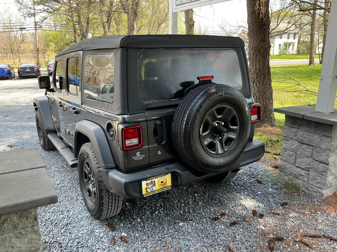 Jeep Wrangler Unlimited Sport 4x4 2021