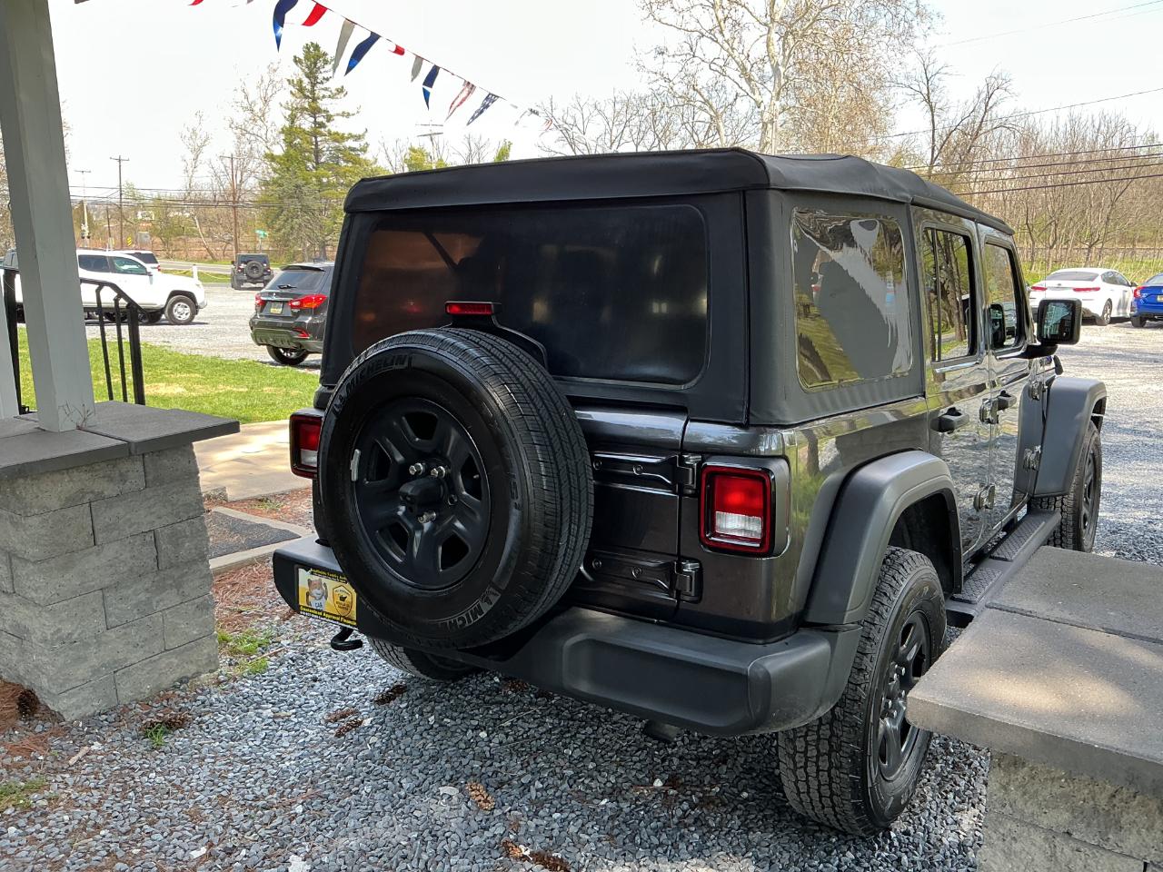 Jeep Wrangler Unlimited Sport 4x4 2021