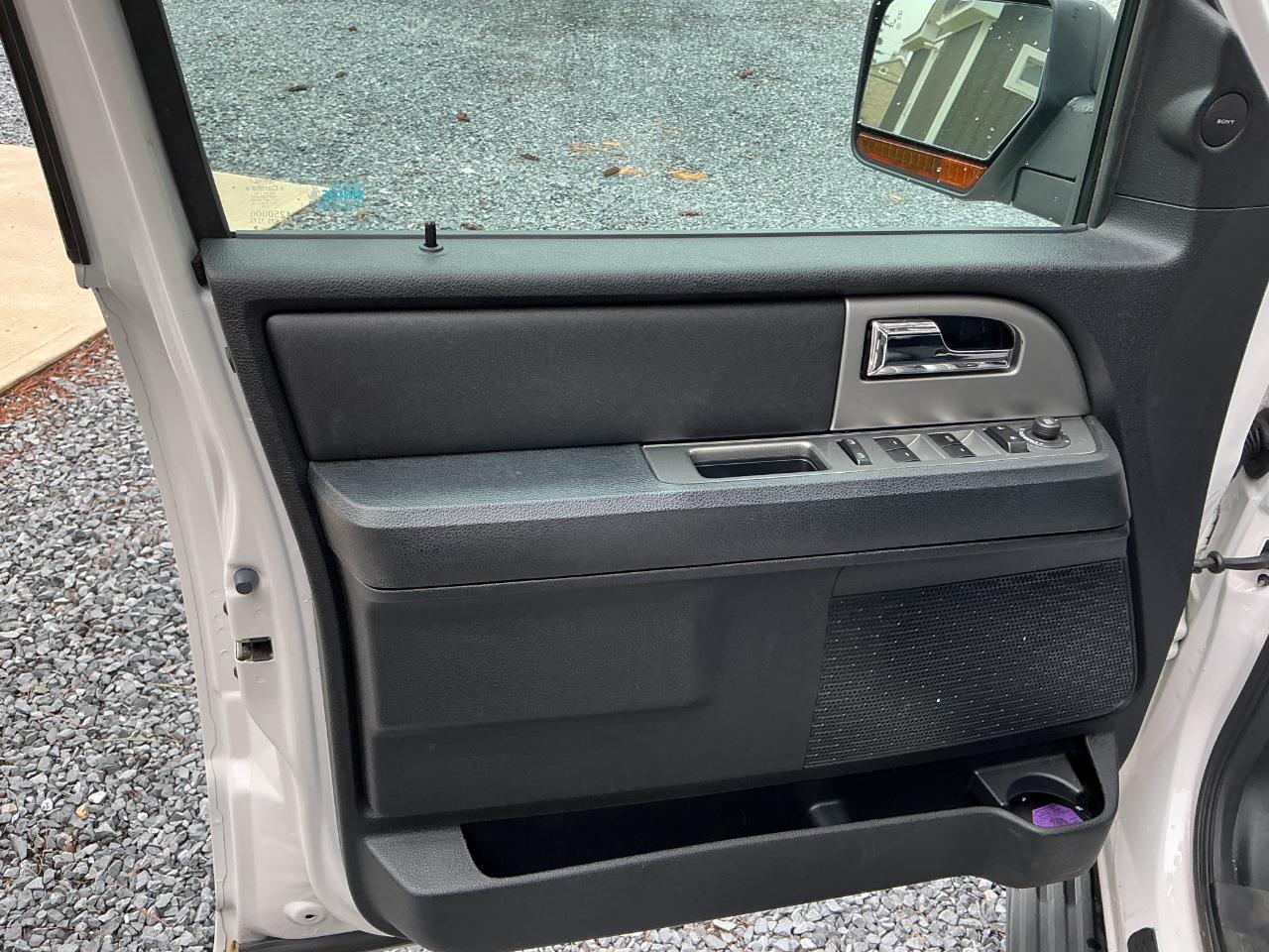 Ford Expedition XLT 4WD 2017