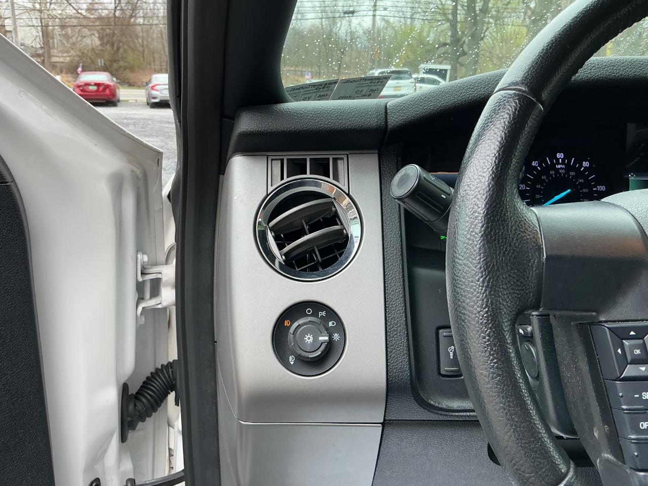 Ford Expedition XLT 4WD 2017