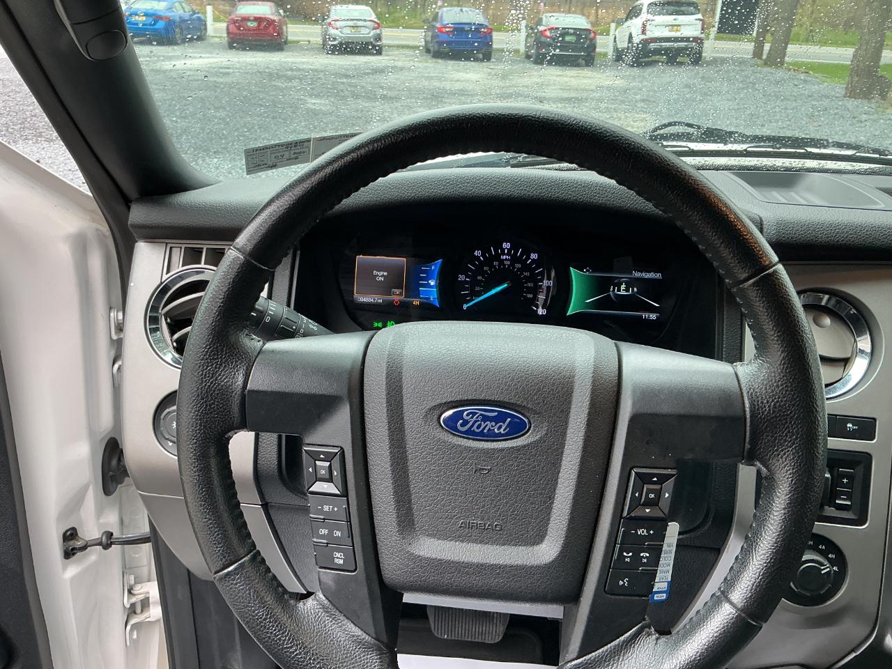 Ford Expedition XLT 4WD 2017