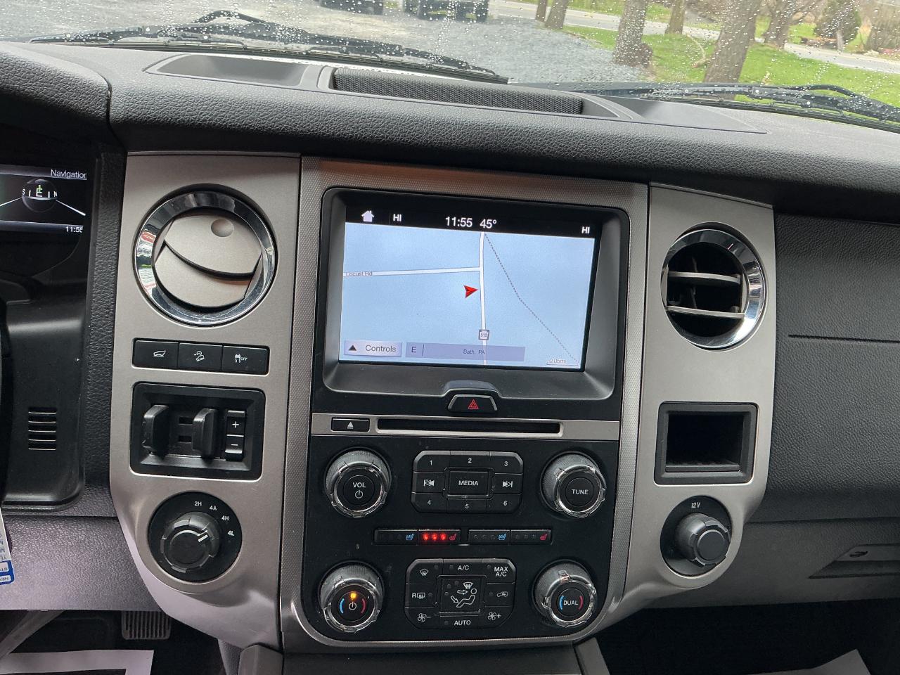 Ford Expedition XLT 4WD 2017