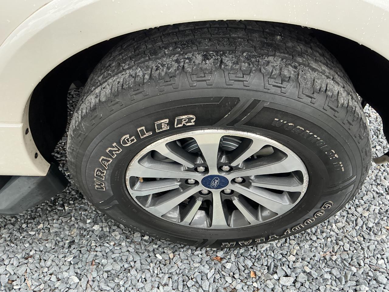 Ford Expedition XLT 4WD 2017