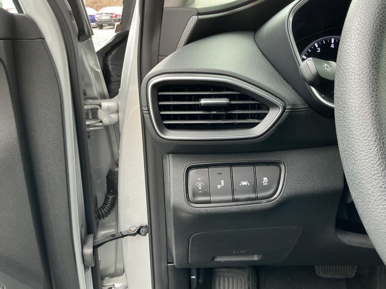 Hyundai Santa Fe SE 2.4L Auto FWD 2019