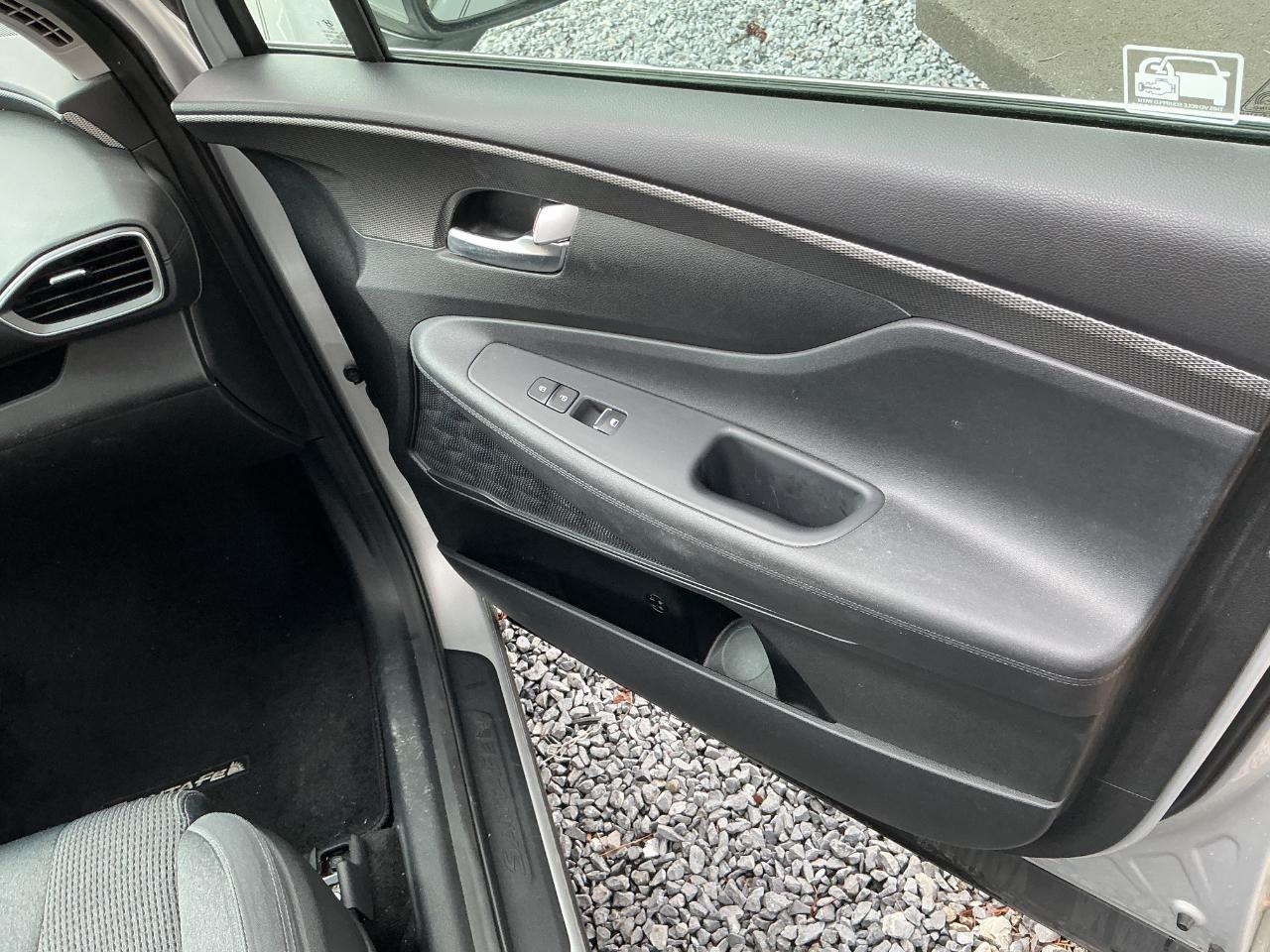 Hyundai Santa Fe SE 2.4L Auto FWD 2019