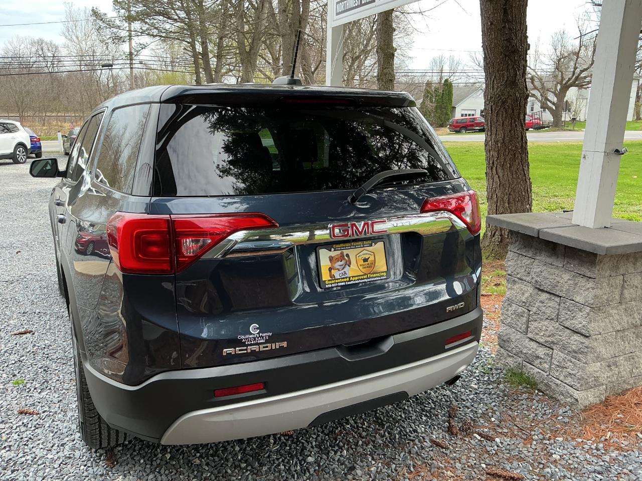 GMC Acadia AWD 4dr SLE w/SLE-1 2019