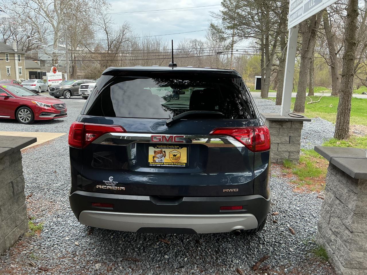 GMC Acadia AWD 4dr SLE w/SLE-1 2019