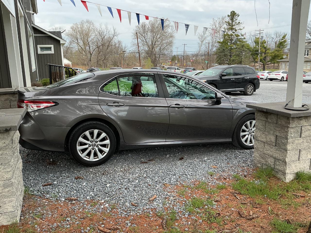 Toyota Camry LE Auto (Natl) 2020