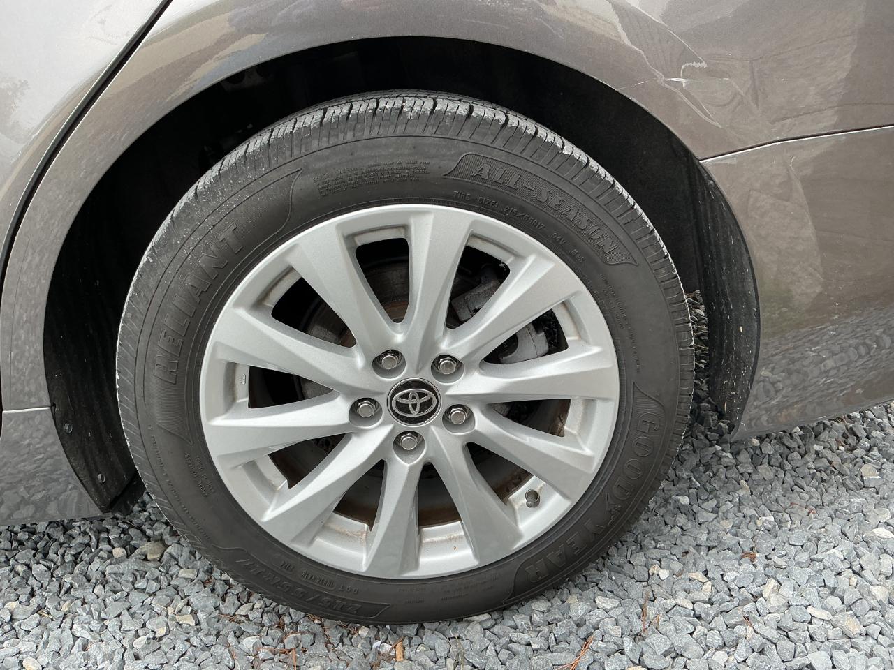 Toyota Camry LE Auto (Natl) 2020