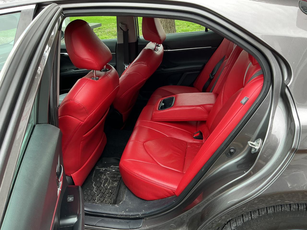 Toyota Camry LE Auto (Natl) 2020