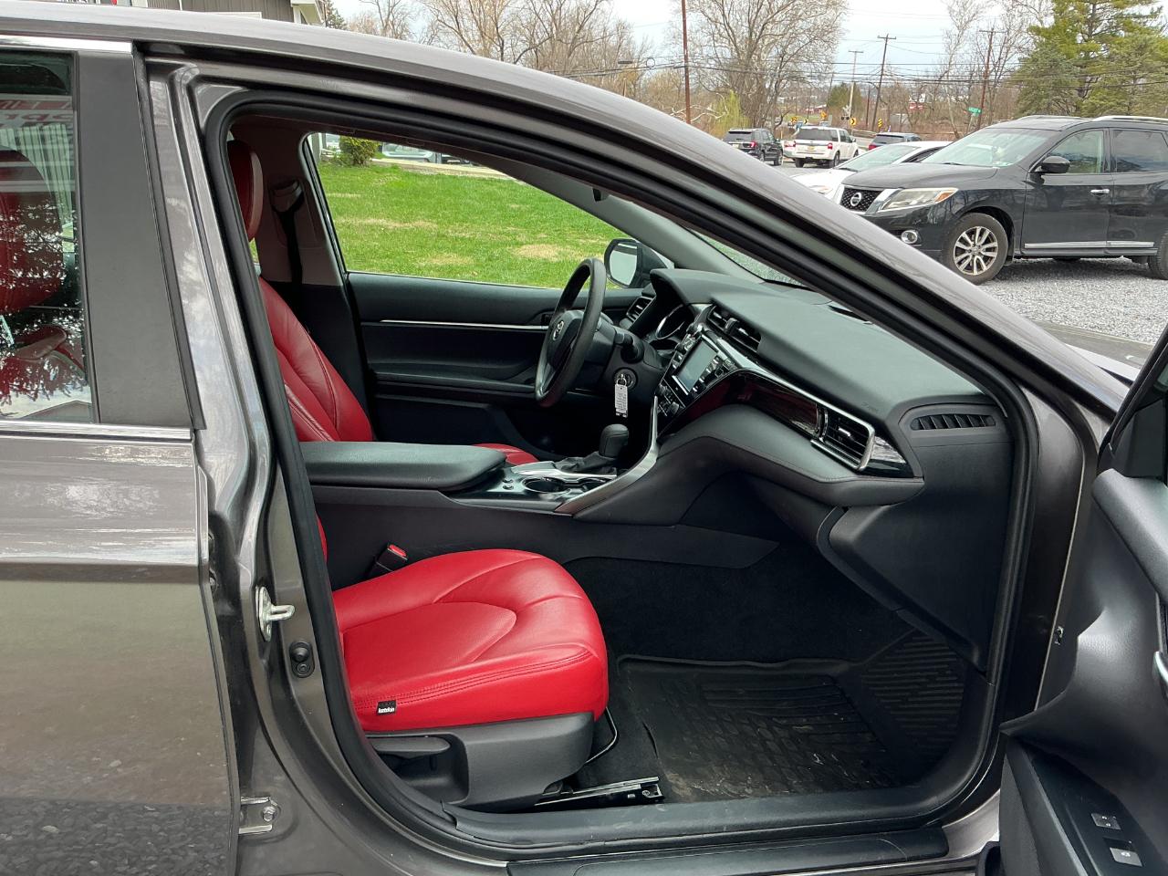 Toyota Camry LE Auto (Natl) 2020