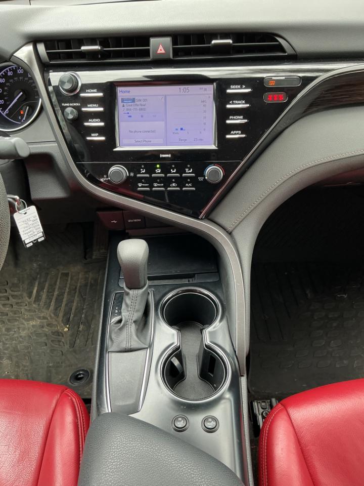 Toyota Camry LE Auto (Natl) 2020