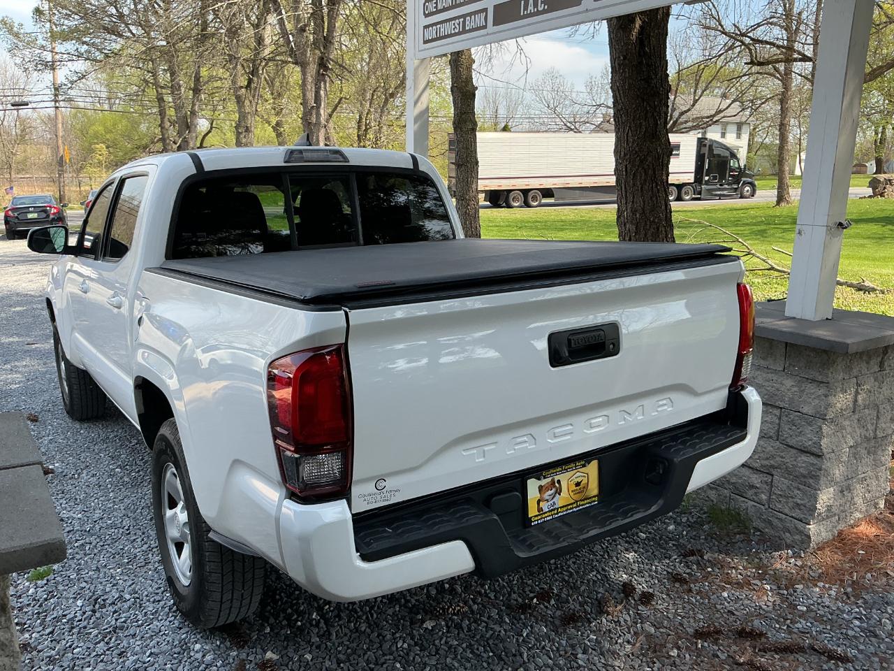 Toyota Tacoma 2WD SR5 Double Cab 5' Bed I4 AT (Natl) 2019