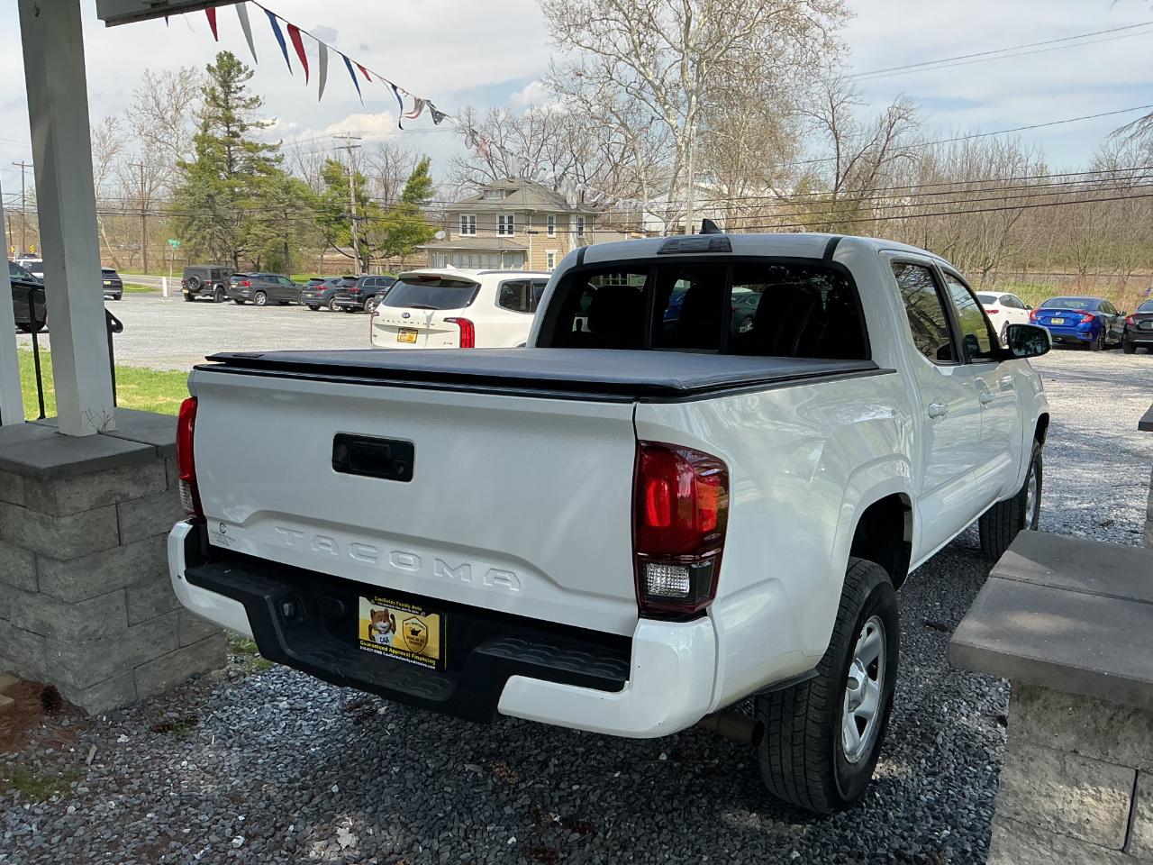 Toyota Tacoma 2WD SR5 Double Cab 5' Bed I4 AT (Natl) 2019