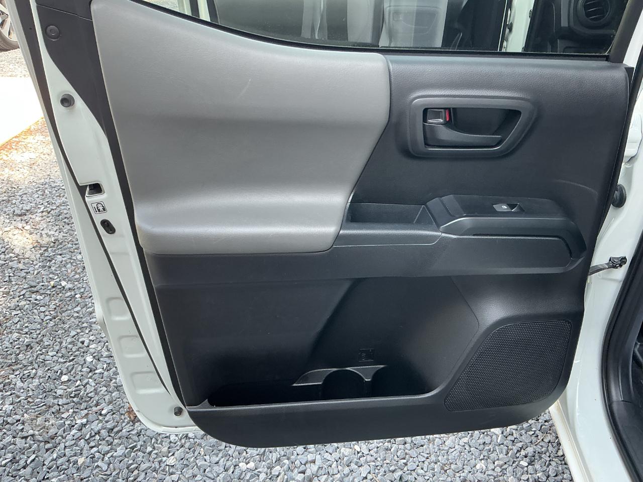 Toyota Tacoma 2WD SR5 Double Cab 5' Bed I4 AT (Natl) 2019