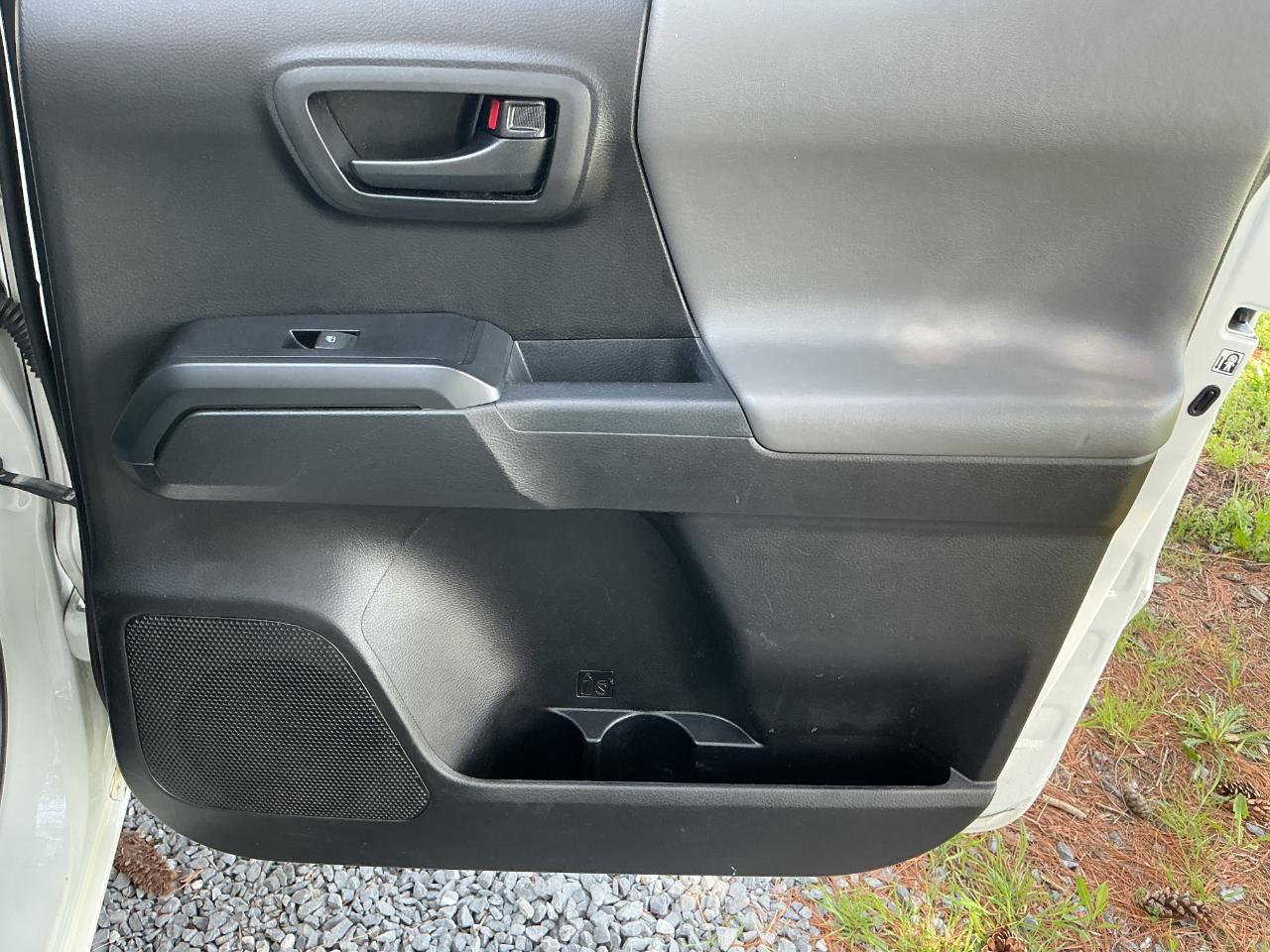 Toyota Tacoma 2WD SR5 Double Cab 5' Bed I4 AT (Natl) 2019