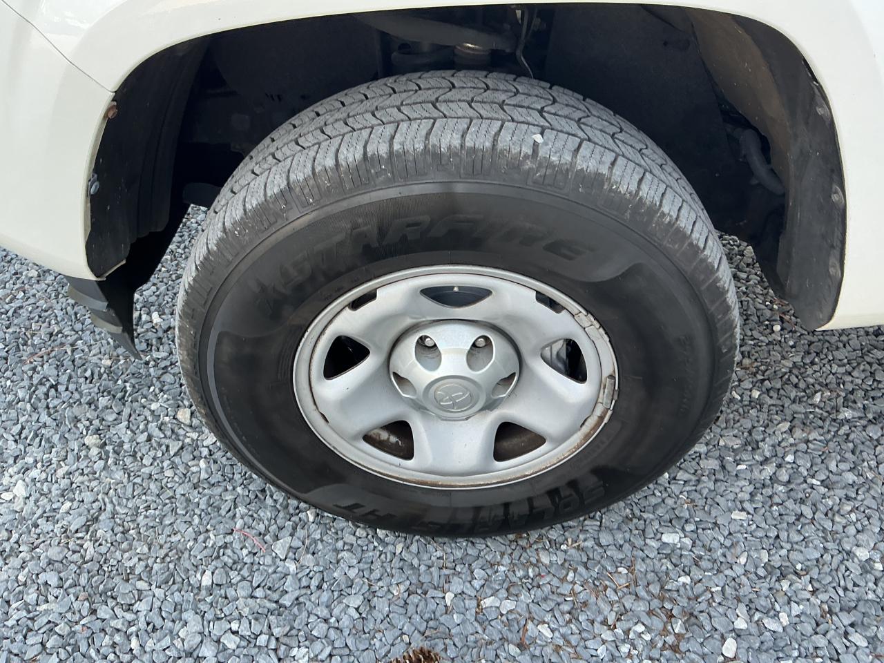 Toyota Tacoma 2WD SR5 Double Cab 5' Bed I4 AT (Natl) 2019