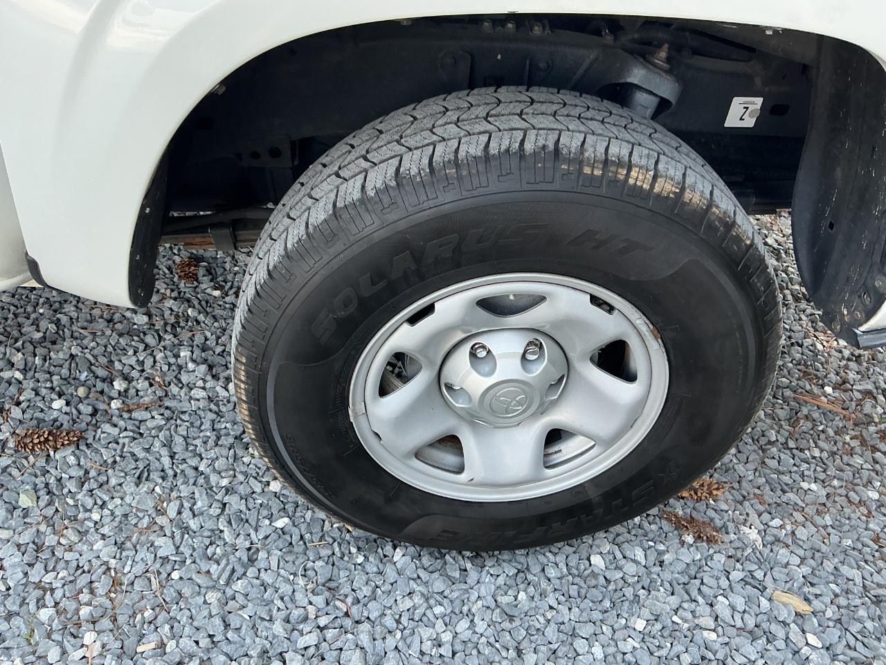 Toyota Tacoma 2WD SR5 Double Cab 5' Bed I4 AT (Natl) 2019