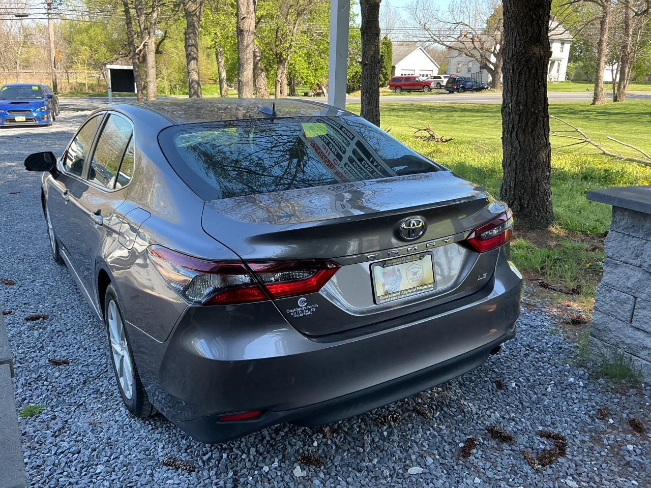2021 Toyota Camry LE - Photo 7