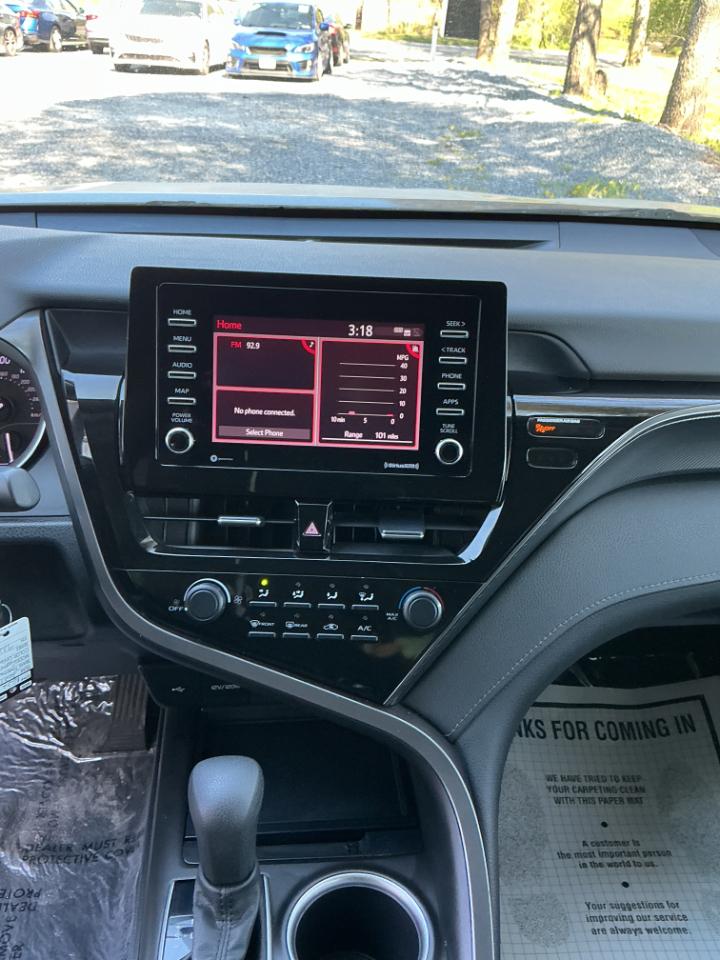 2021 Toyota Camry LE - Photo 13