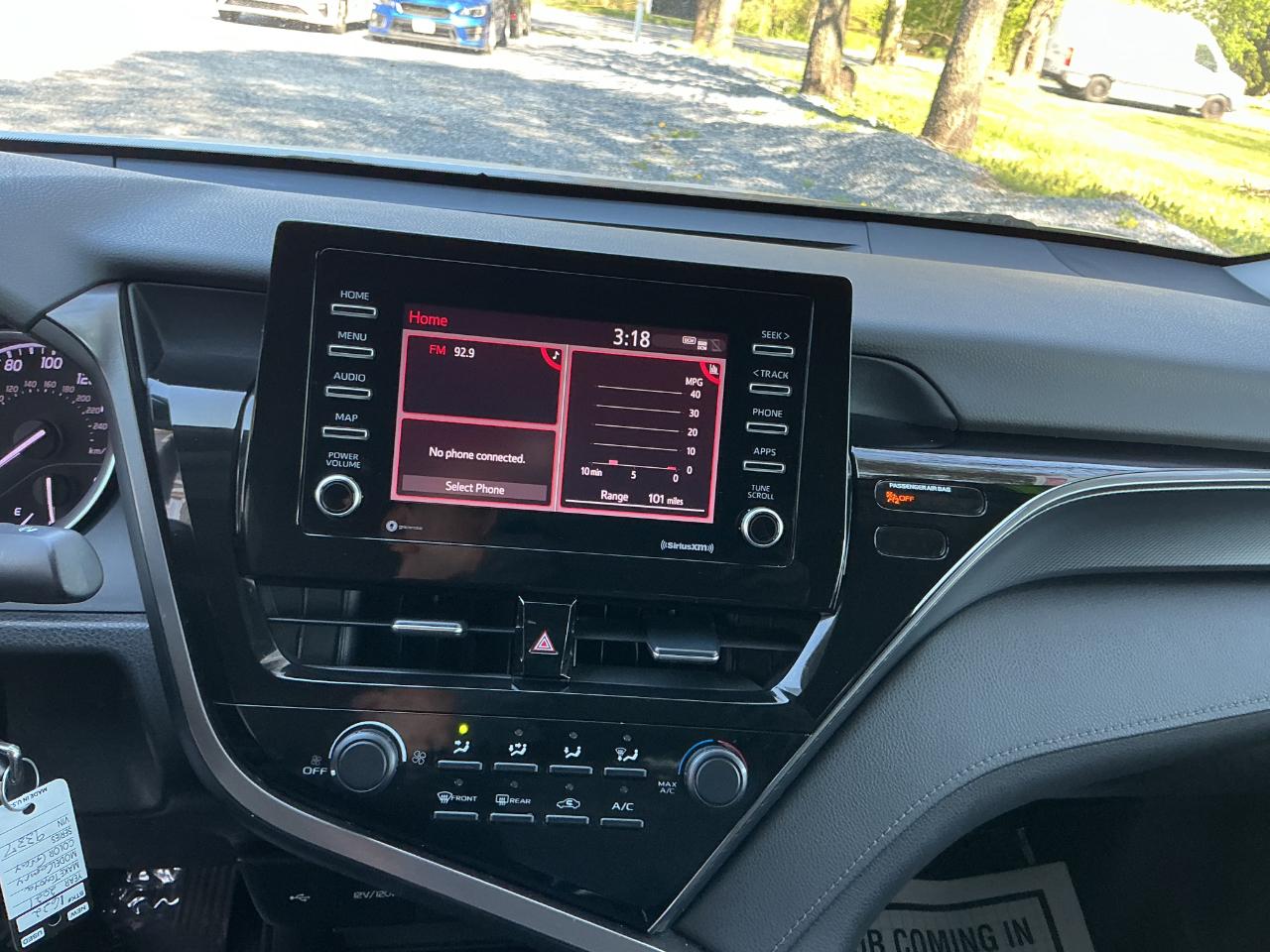 2021 Toyota Camry LE - Photo 15