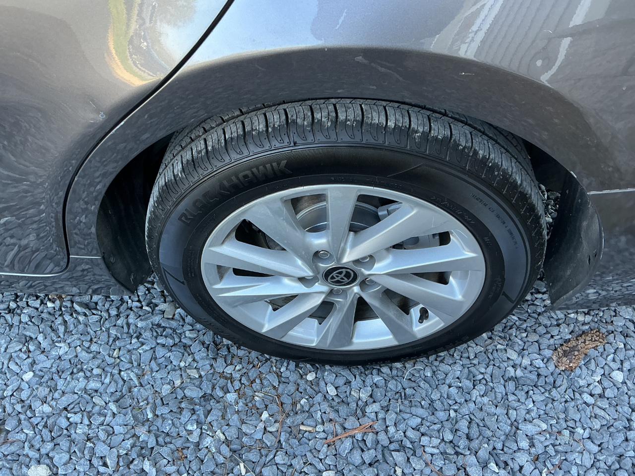 2021 Toyota Camry LE - Photo 27