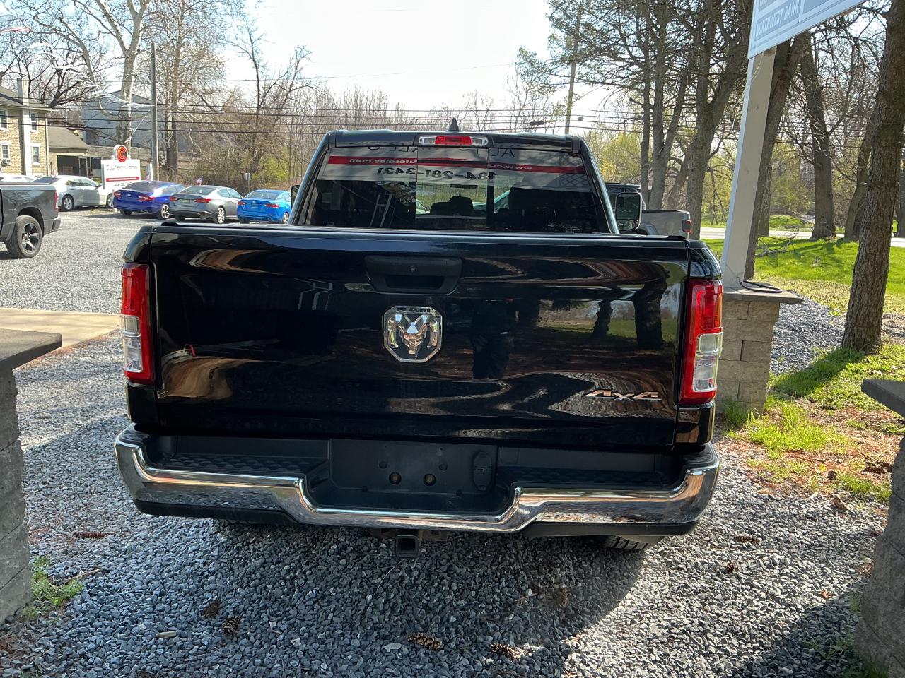 RAM 1500 Tradesman 4x4 Crew Cab 5'7" Box 2019