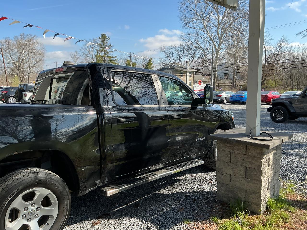 RAM 1500 Tradesman 4x4 Crew Cab 5'7" Box 2019